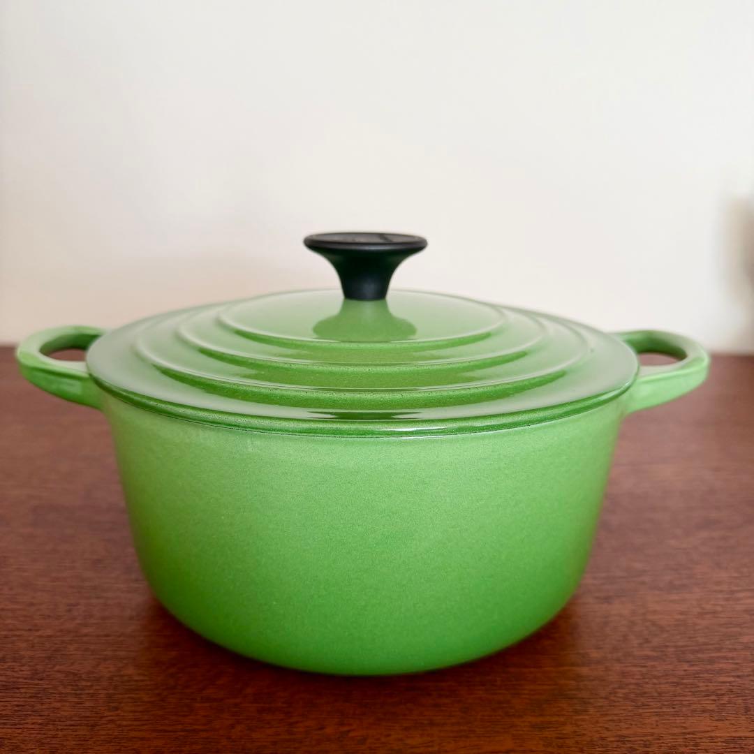 ルクルーゼ　ココットロンド　18センチ　ローズマリー　未使用品