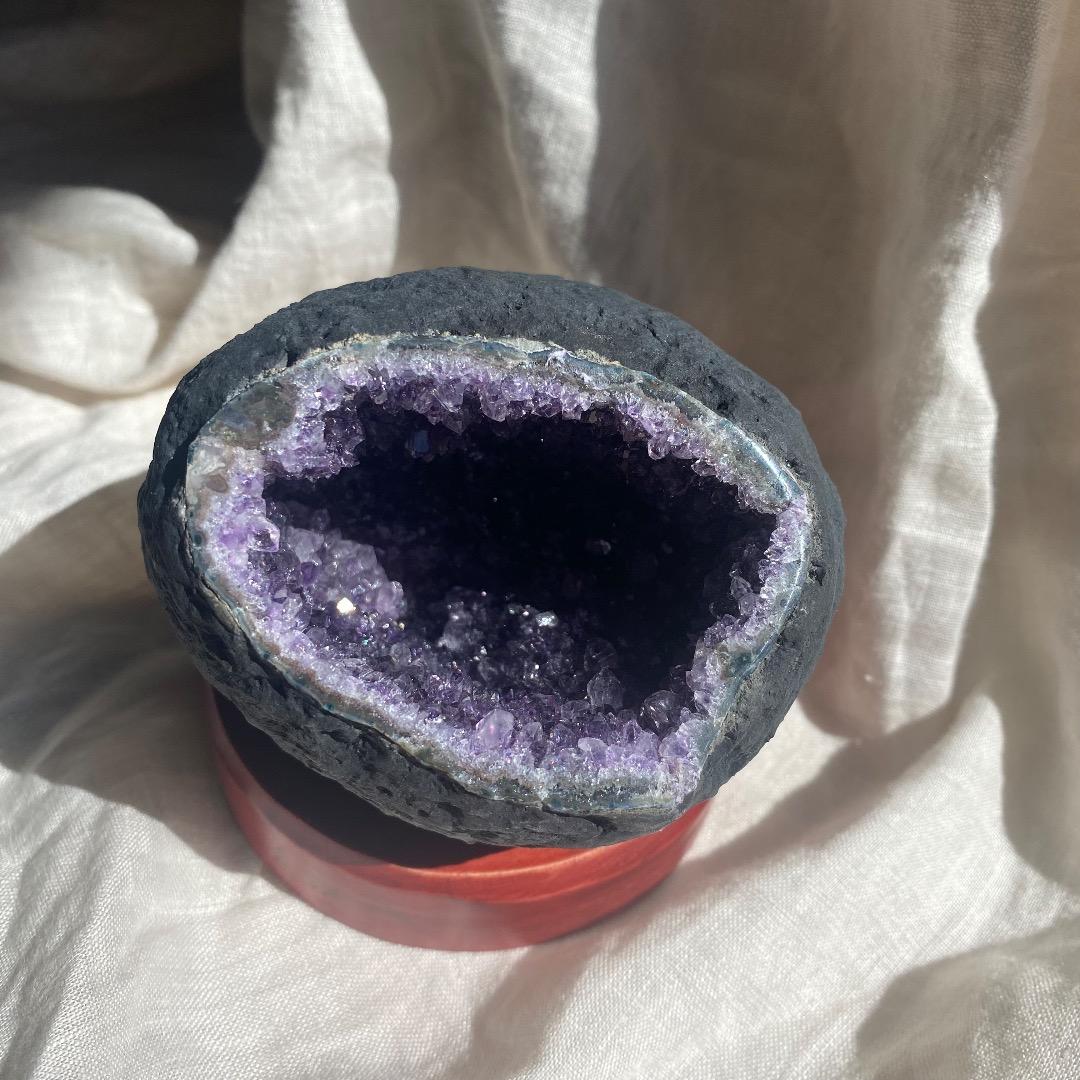 希少!アメジストドーム　台座付き　ウルグアイ産 5A grade