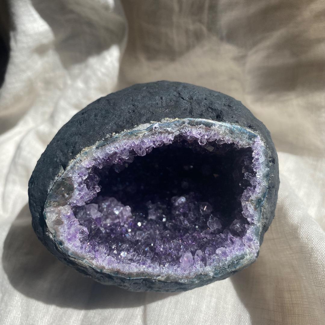 希少!アメジストドーム　台座付き　ウルグアイ産 5A grade