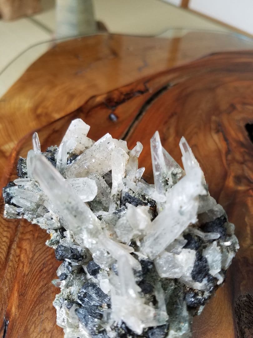 ネパール　ガネーシュヒマール産クローライト&ブラックトルマリン