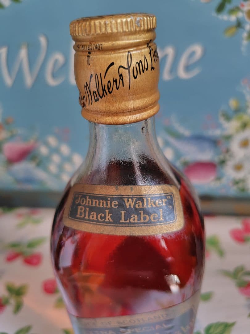未開封　ジョニーウォーカー ブラック　金キャップ 白紋章　黒ラベル　古酒　希少