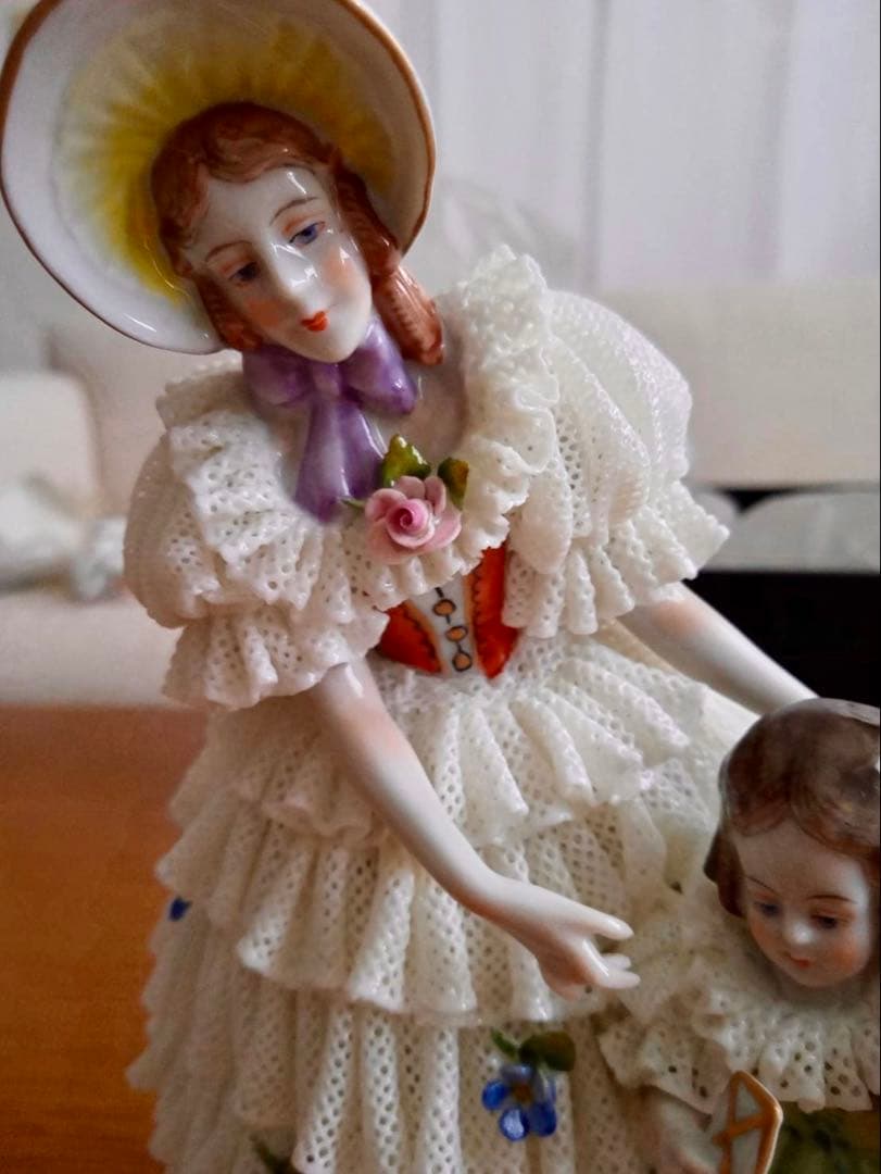 ドレスデン　フィギュリン　チューリンゲン　陶器　人形　ドイツ　レース人形