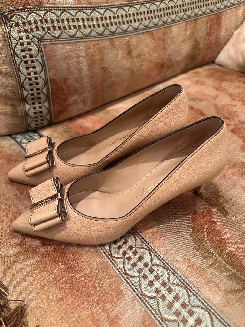 M*★様 超美品⭐︎Salvatore Ferragamo ベージュパンプス 6