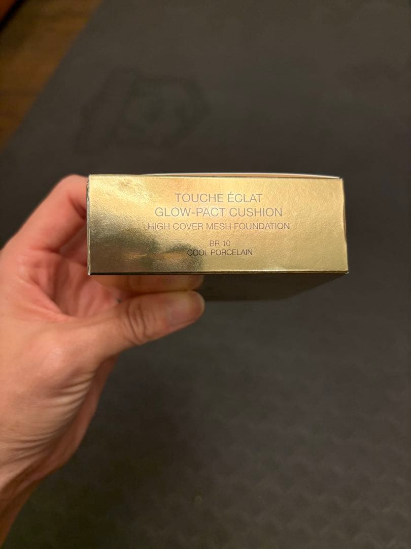 イヴ・サンローラン　クッションファンデーションBR10