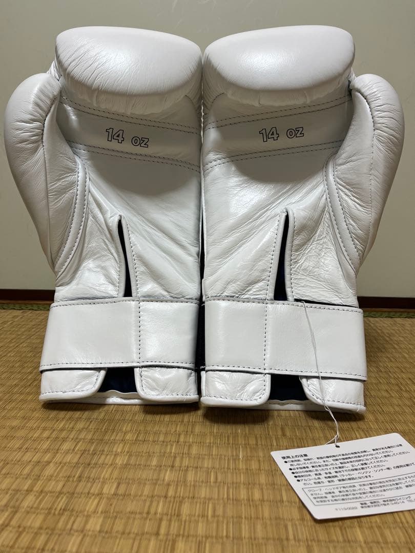 新品Winning ボクシンググローブ 14 oz ホワイト