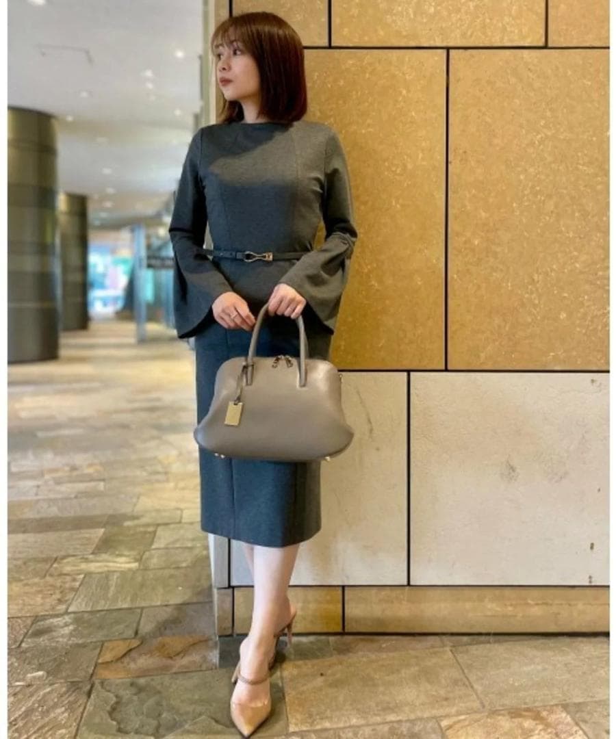 PINKY&DIANNE ベルスリーブベルト付き ワンピース グレー