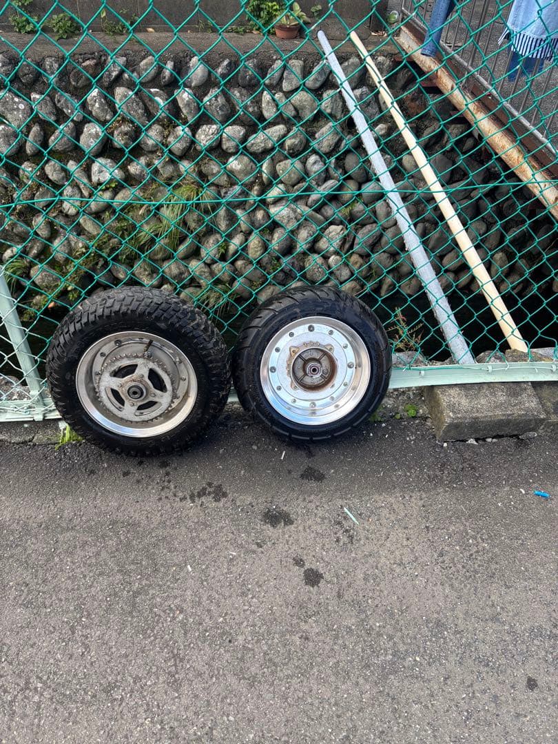 エイプ50アルミタイヤセット