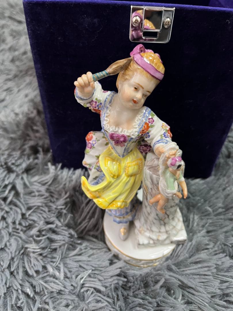 アンティークマイセン人形