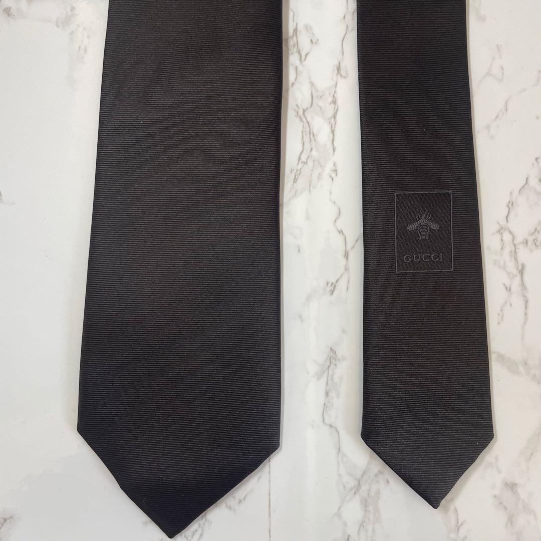 22日迄メリクリ特価！【箱付き極美品】グッチ 蜂 ブラック ソリッド ネクタイ