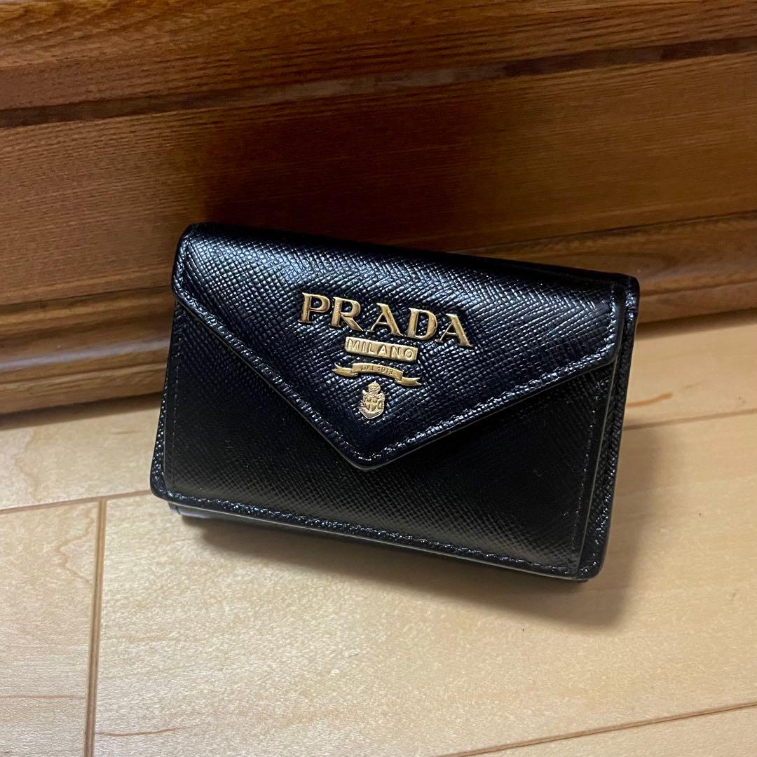 プラダ 三つ折り ミニ財布 PRADA