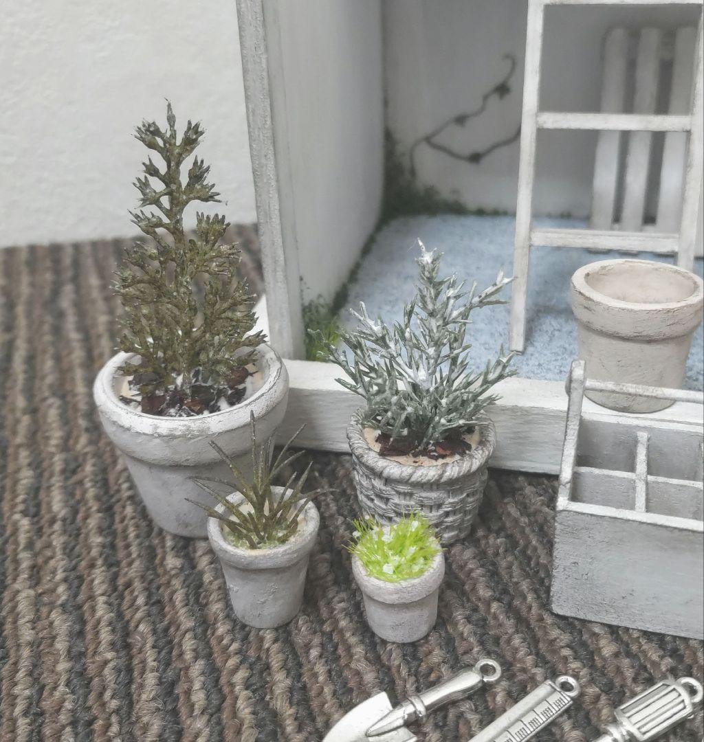 ミニチュア　裏庭　ドールハウス