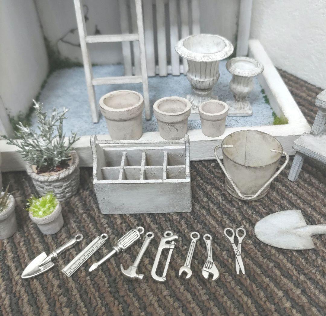 ミニチュア　裏庭　ドールハウス