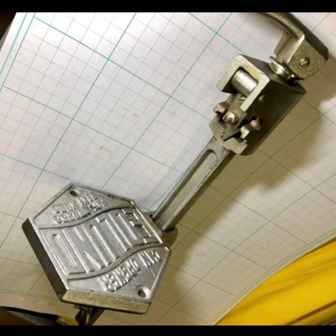 缶オープナー　手動缶切り　エドランド