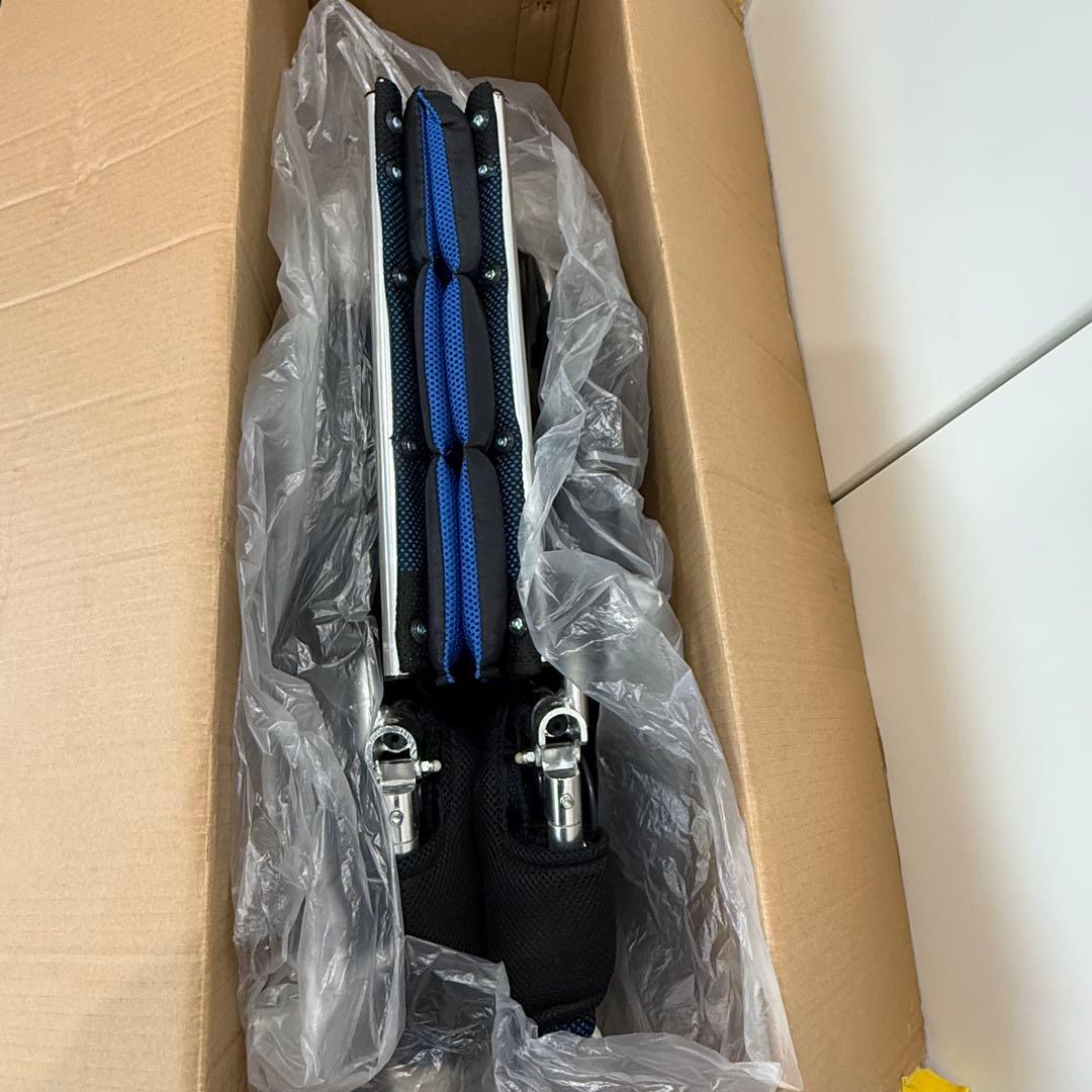 未使用品　カドクラ チャップス 自走用車椅子 折りたたみ式 A101-AB