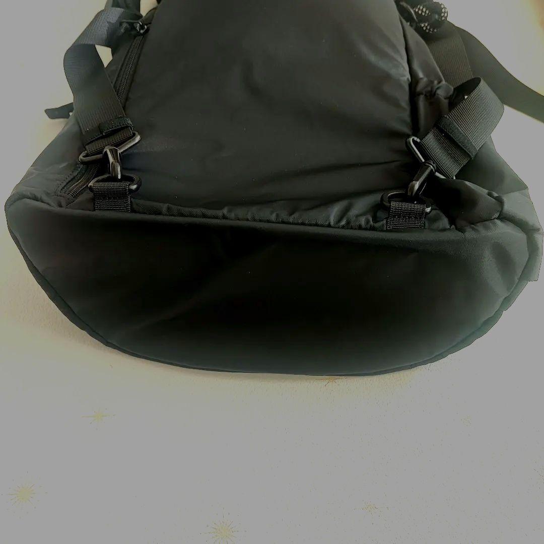 emmi エミ　撥水 emmiロゴマルチバックパック　黒　ブラック