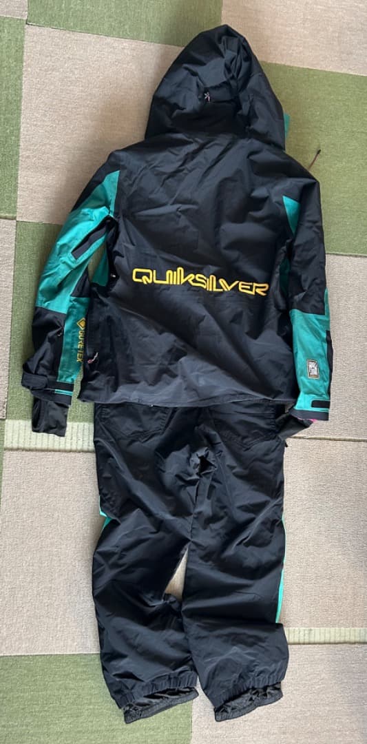 クイックシルバー上下　Sサイズ