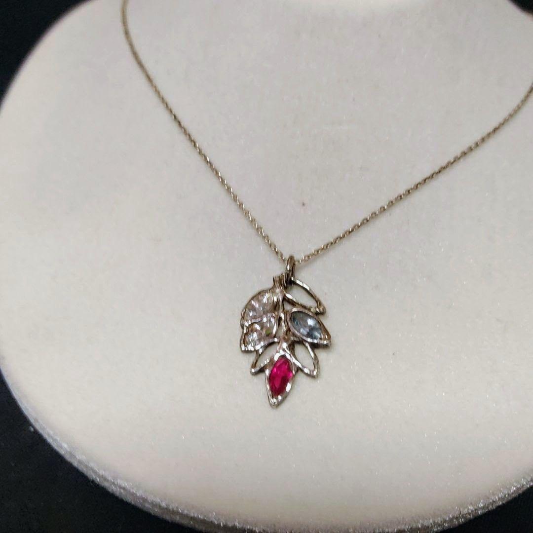 【匿名配送】ハンドメイドシルバー木の葉モチーフの透かしペンダント925チェーン付