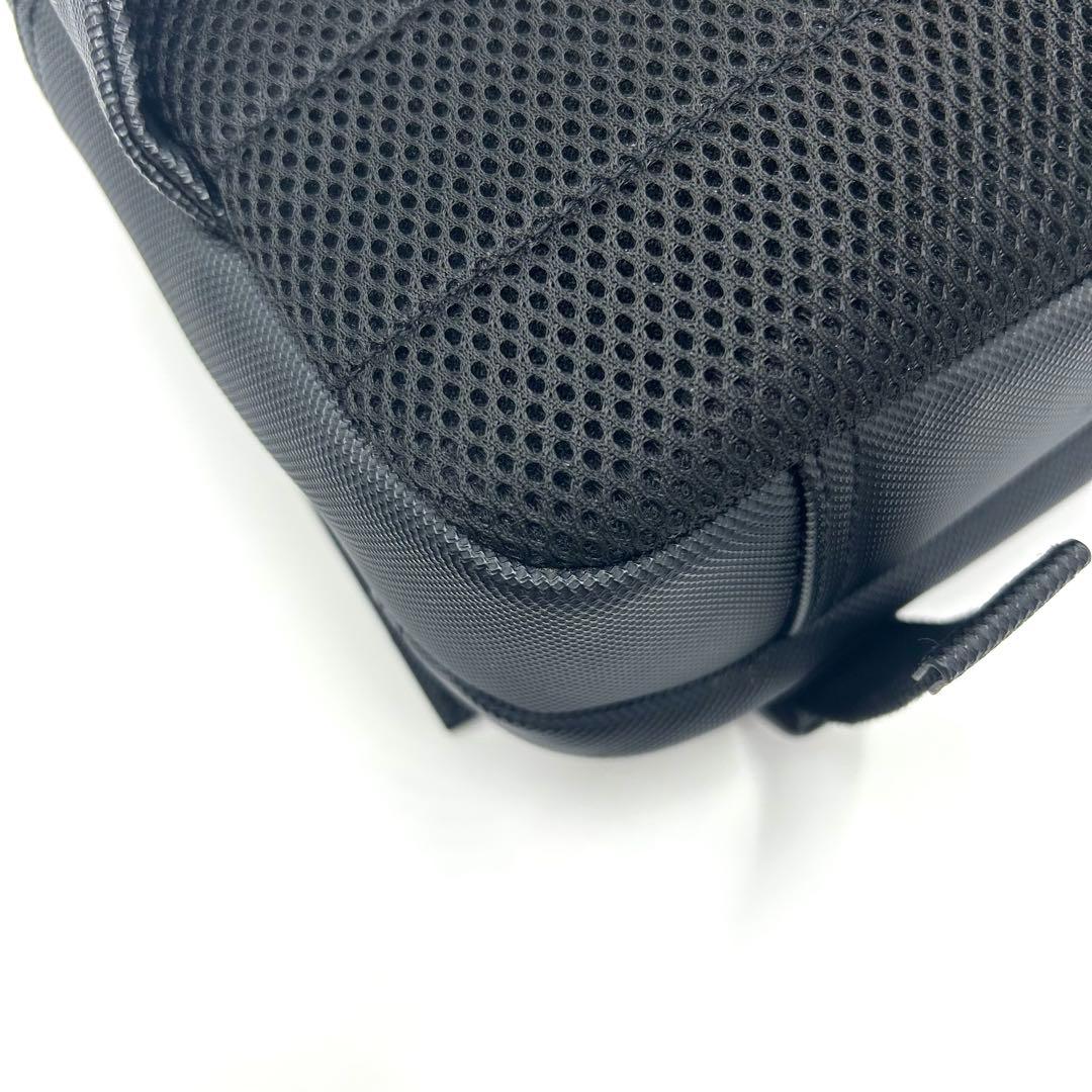 【極美品】LACOSTE メッセンジャーバッグ 黒