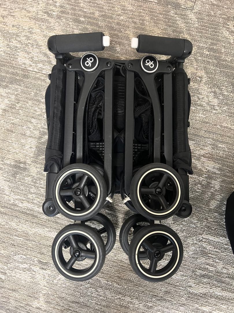 折りたたみ式ベビーカー　ポキット　エアー　収納袋付き