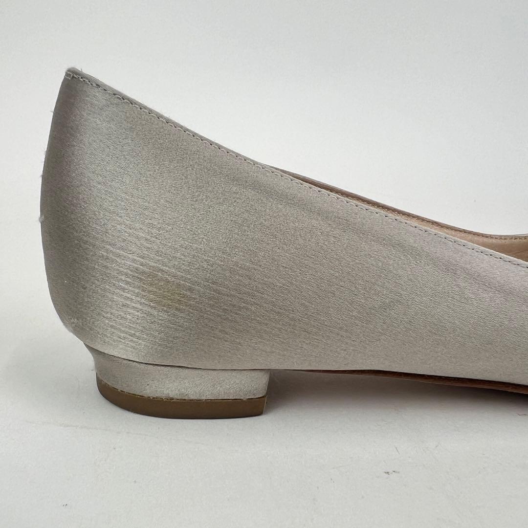 マノロブラニク　ハンギシ ビジューバックル　フラットパンプス　グレー　37