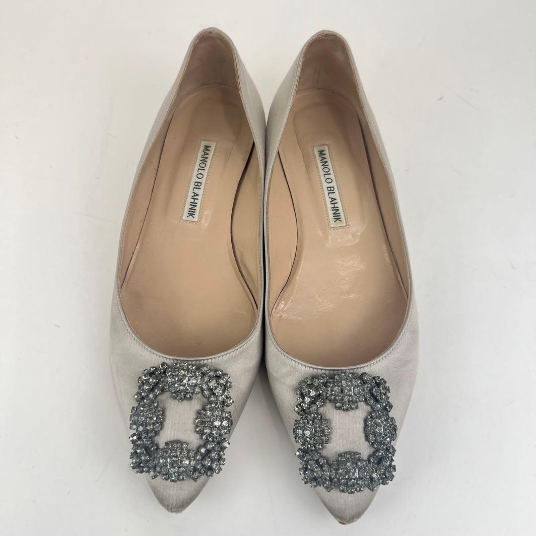 マノロブラニク　ハンギシ ビジューバックル　フラットパンプス　グレー　37