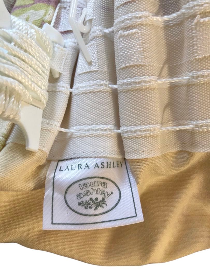 一枚あたり長さ縦127cm/横幅100〜125cm/ローラアシュレイ/２枚セット