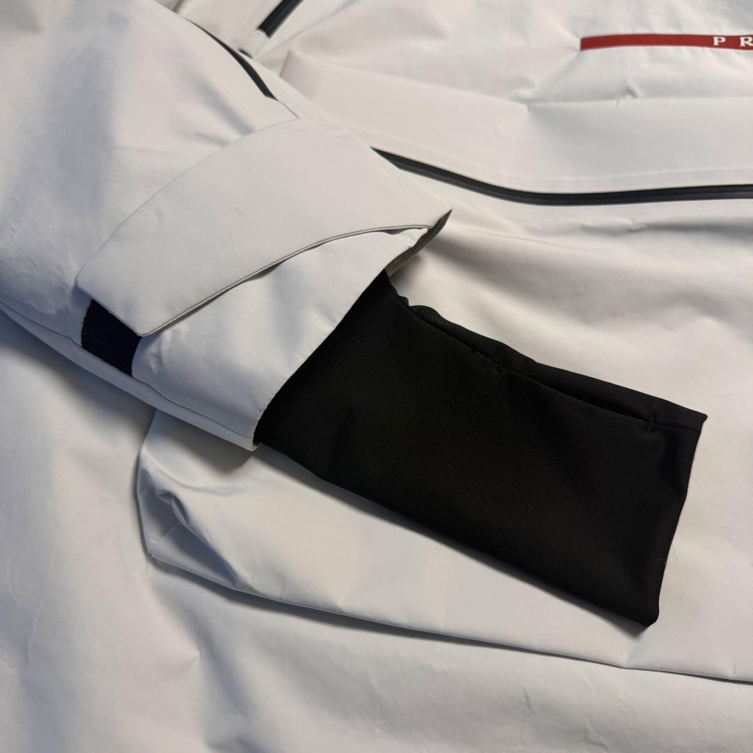 プラダ　リネアロッサ　スノーボードジャケット