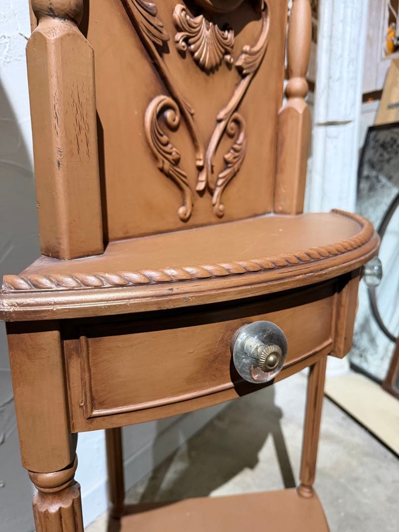 おとぎの国にあるような時計のオブジェ