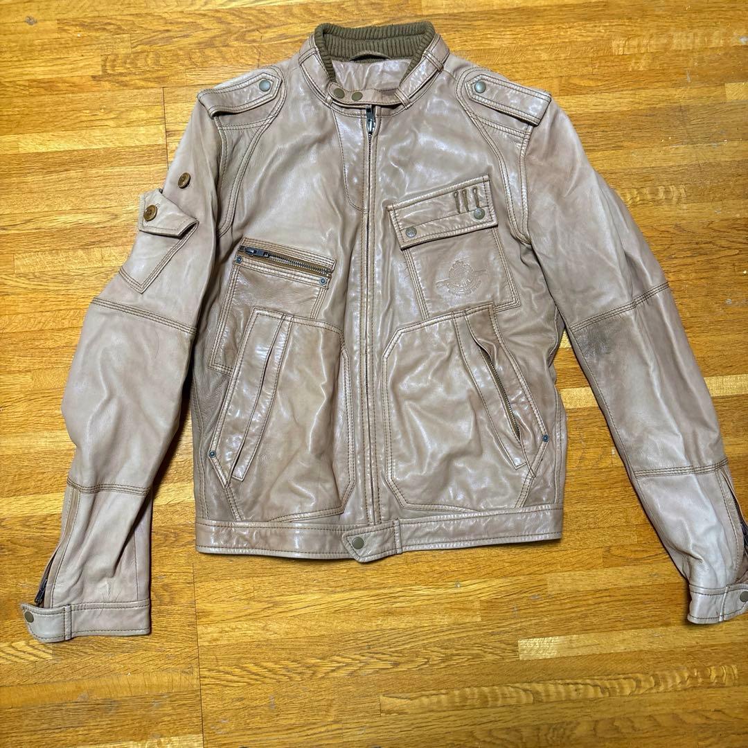 ディーゼル　ベージュ レザー シングルライダース　腕にシミあり！