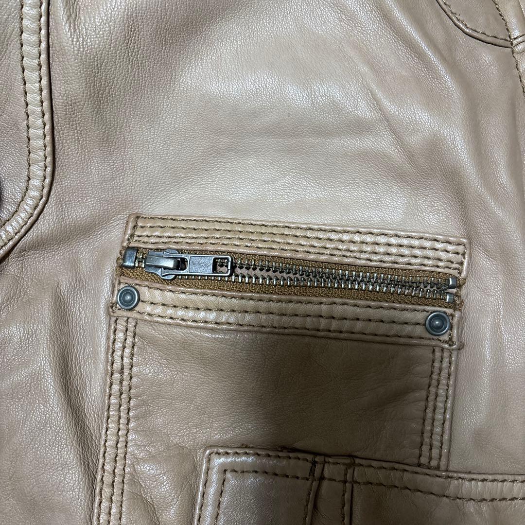 ディーゼル　ベージュ レザー シングルライダース　腕にシミあり！