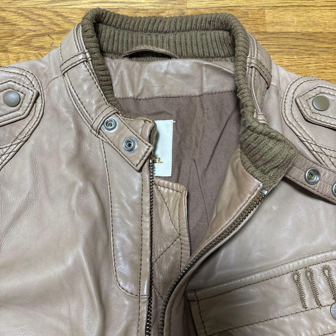 ディーゼル　ベージュ レザー シングルライダース　腕にシミあり！