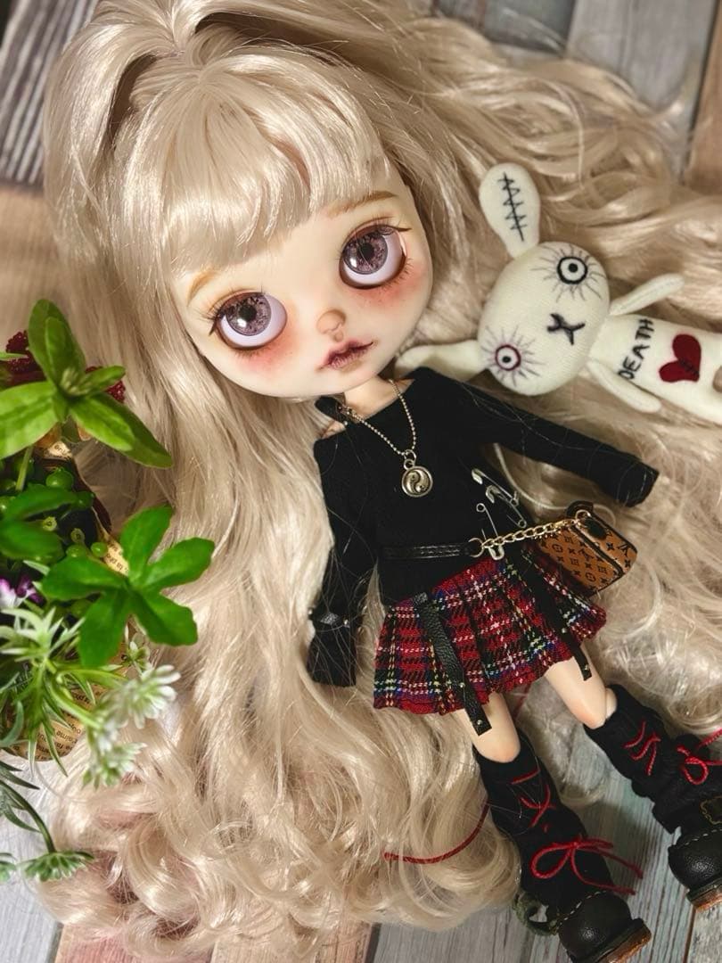 ♡ カスタムアイシードール　ネオサイズ　白肌　そばかすあり