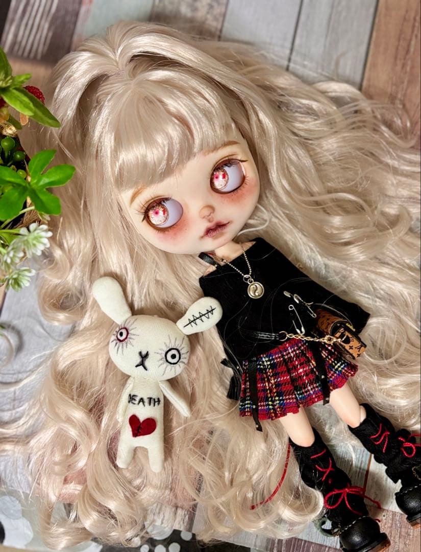 ♡ カスタムアイシードール　ネオサイズ　白肌　そばかすあり