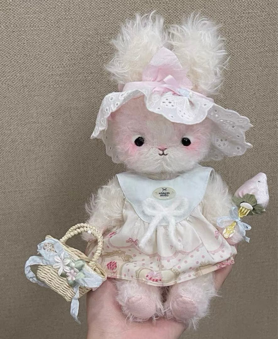 いちご好きなうさぎちゃん アーティストベア 海外作家様 ハンドメイド ぬいぐるみ