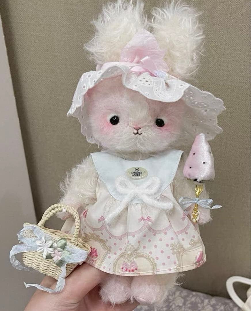 いちご好きなうさぎちゃん アーティストベア 海外作家様 ハンドメイド ぬいぐるみ