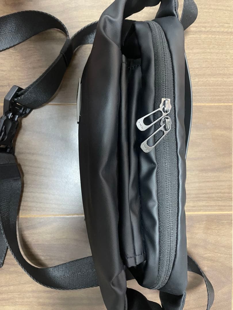 NIID URBANATURE ボディバッグ レザー