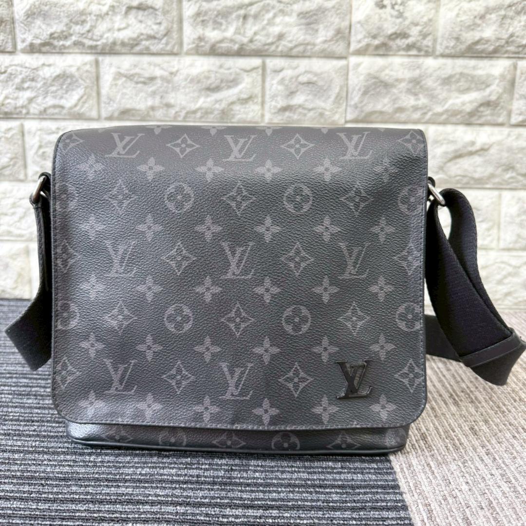 ルイヴィトン モノグラム エクリプス ディストリクトPM NV2 ショルダー