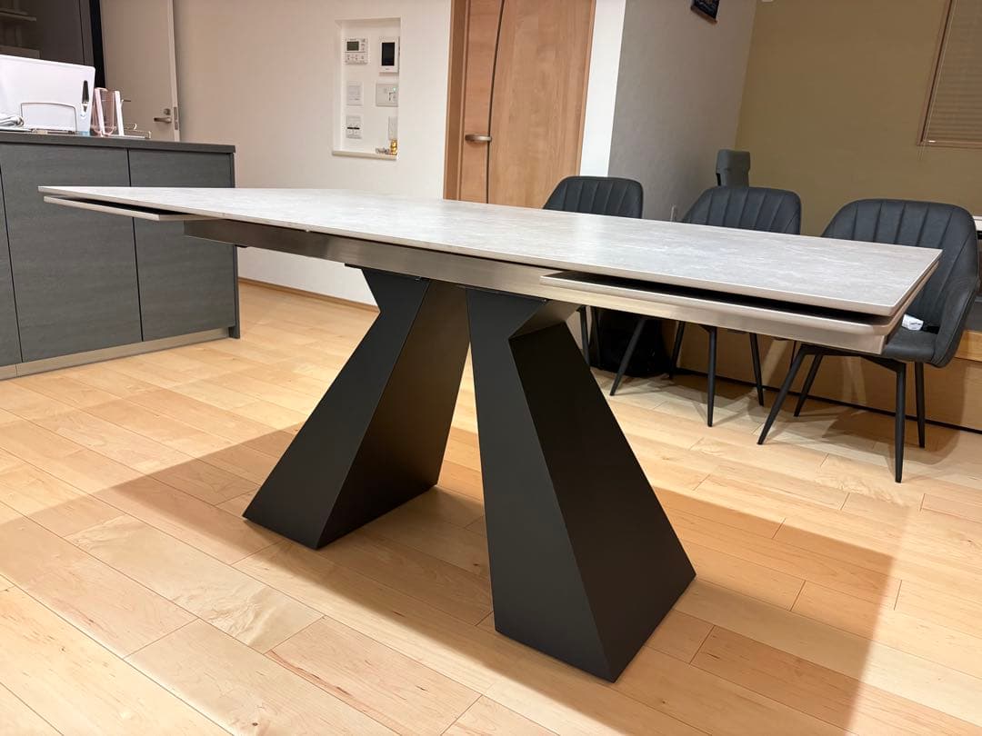 セラミック ダイニングテーブル