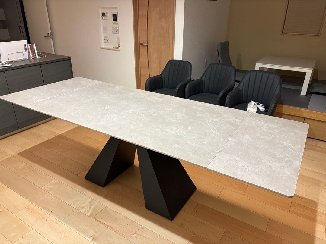 セラミック ダイニングテーブル