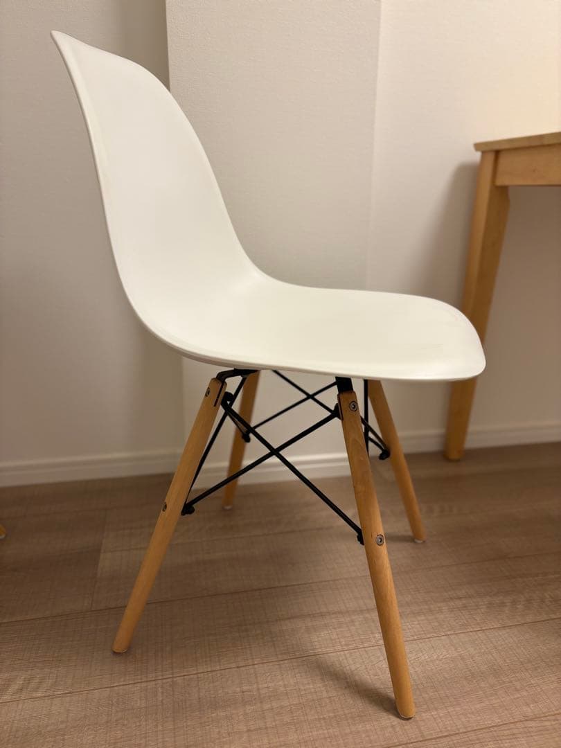イームズチェア　リプロダクト①