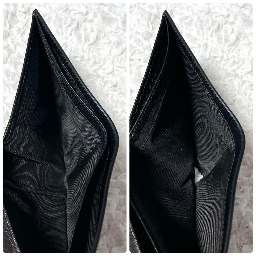 極美品✨近年　プラダ 二つ折り財布 コンパクト　小銭入れ付　サフィアーノレザー