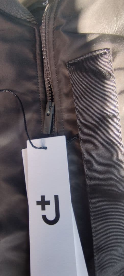 たくみさま専用　新品　ユニクロ　+J MA-1 Mサイズ グレー