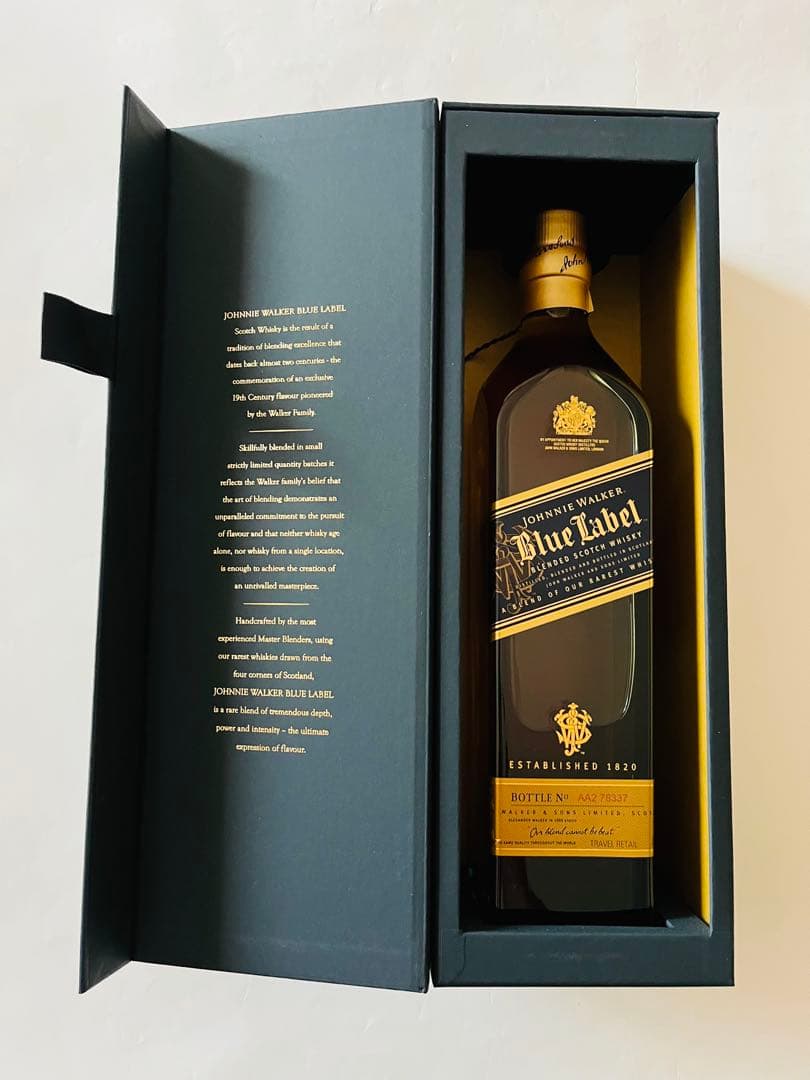 【新品・豪華箱入】ジョニーウォーカーブルーラベル 750mL 40%vol