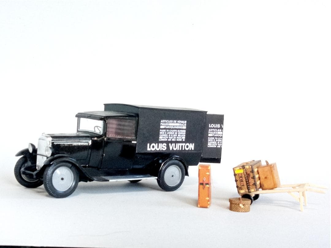 ガレット製作　アンティーク　 L.Vuitton ミニチュアトラックセット