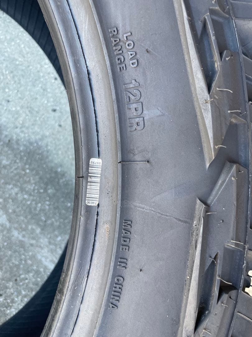 GLADIATOR タイヤ4本セット