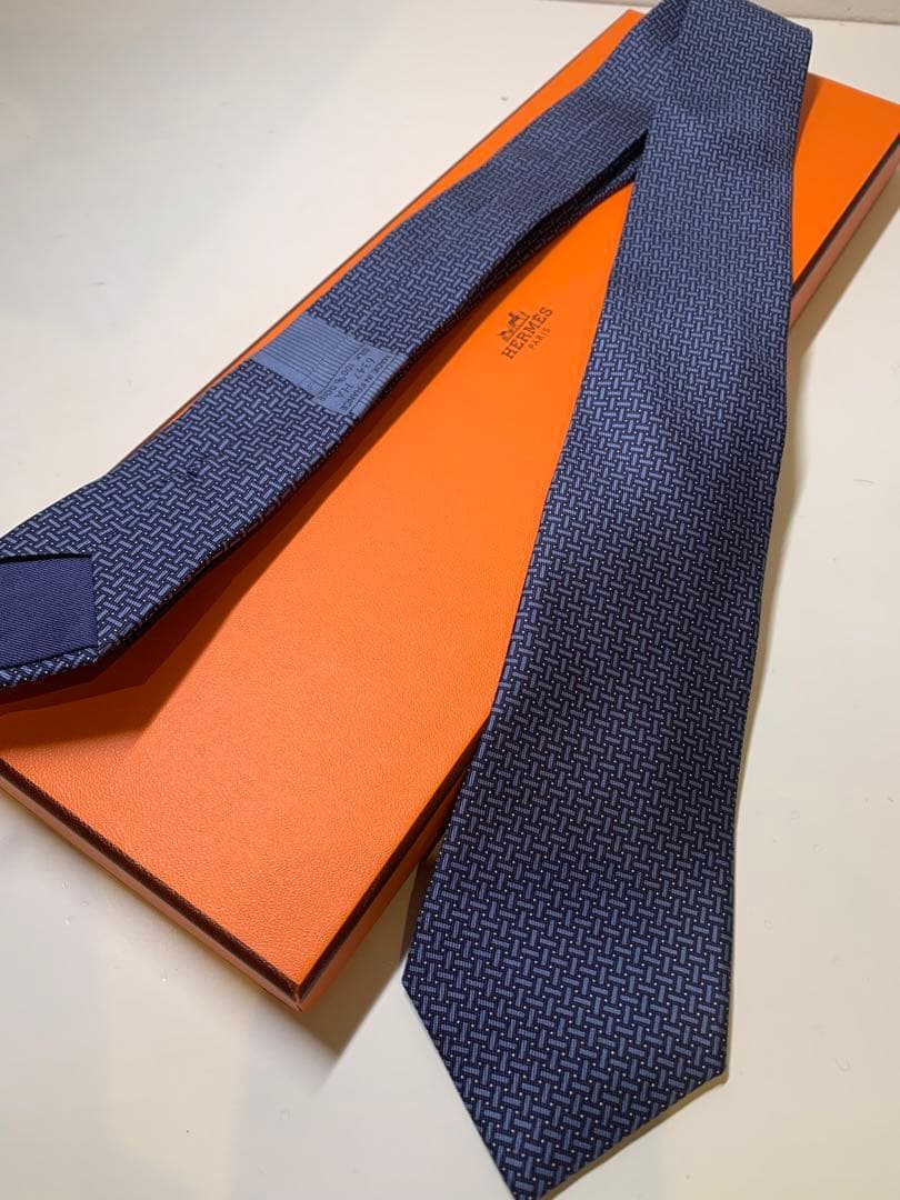 【新品未使用】HERMES ネイビー シルク ネクタイ　定価66900円
