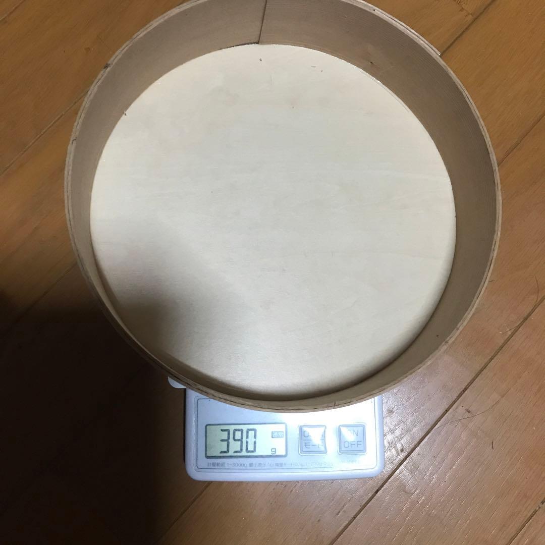 岩手県　北三陸産メルカリ最高級の　松茸を計ったデジタルスケールと木製の器♪