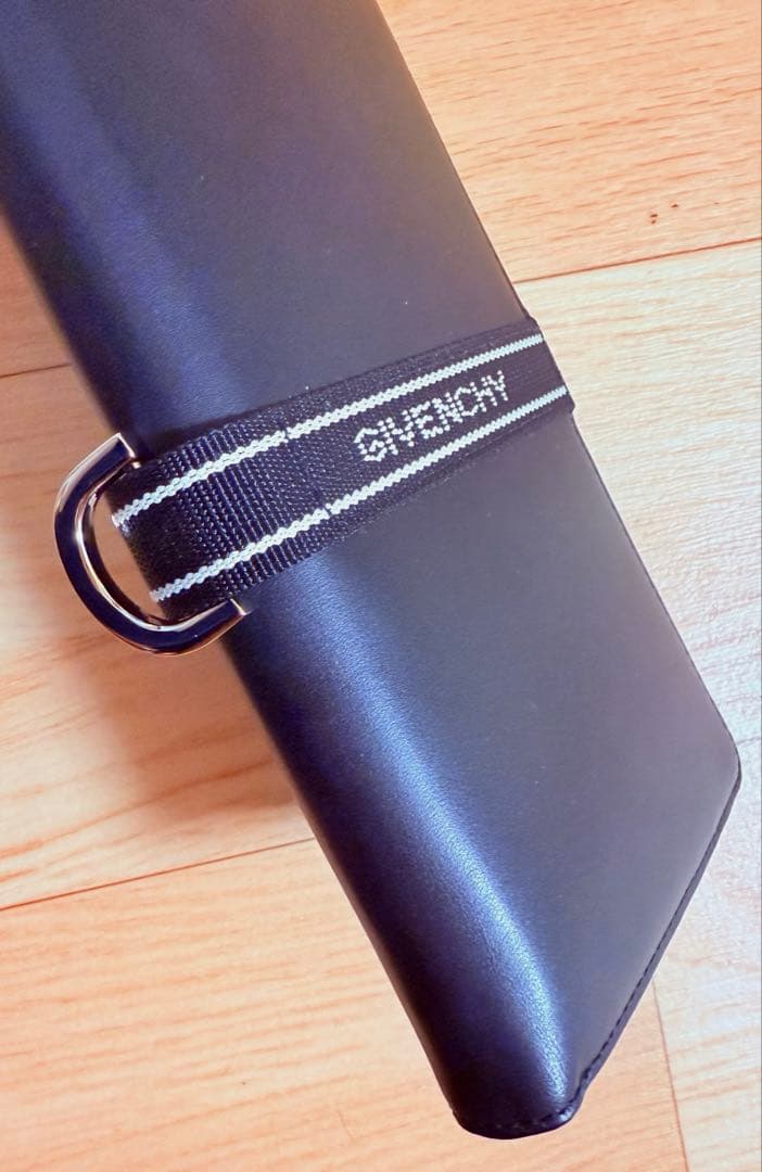 【ジバンシイ】メンズ　長財布　黒