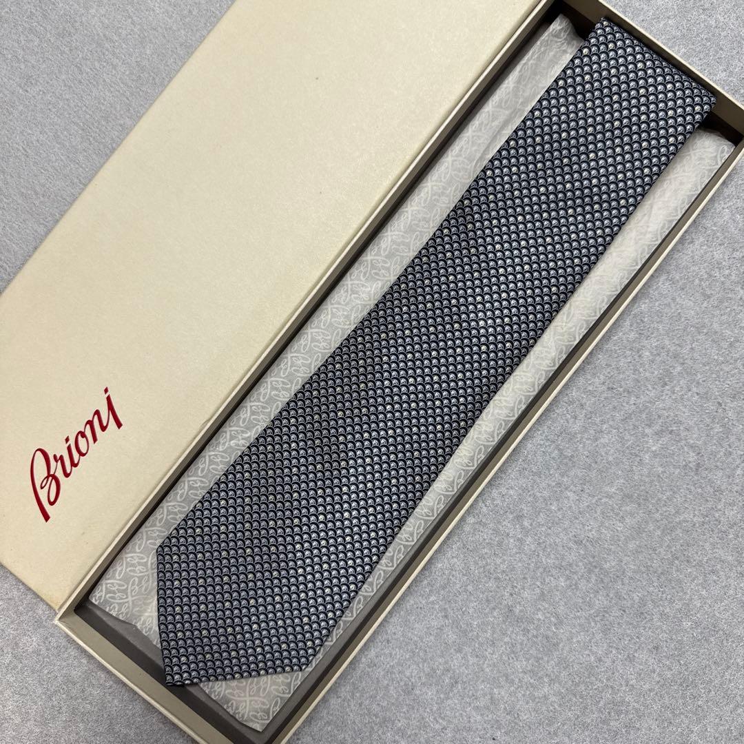美品　ブリオーニ　ネクタイ　グレー　シルク