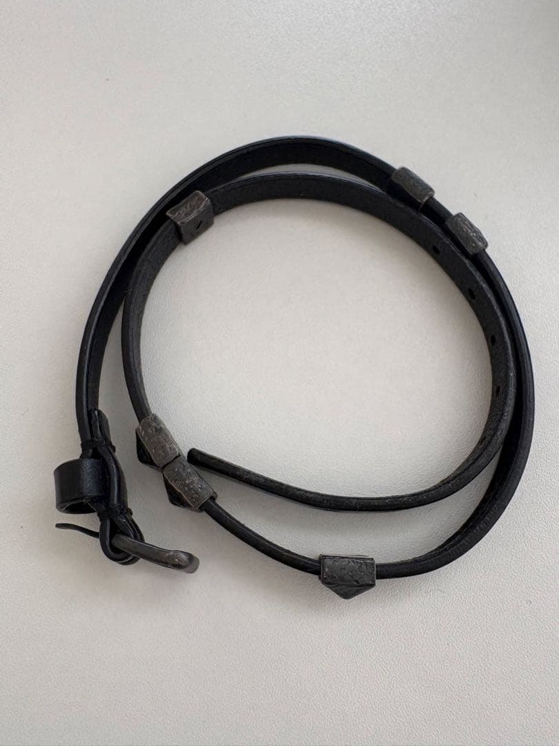 BOTTEGA VENETA ブラックレザーブレスレット
